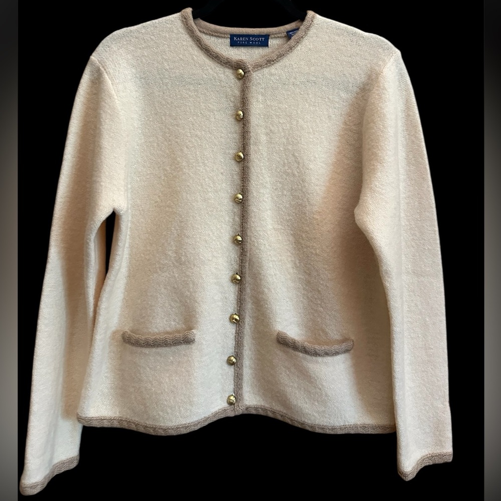 Karen Scott Pure Wool Button Down Sweater. Medium. 20” Pit to Pit 22” Length